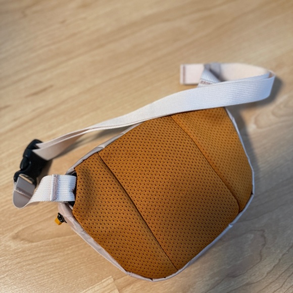 Arcteryx Mantis waistpack - Picture 2 of 2